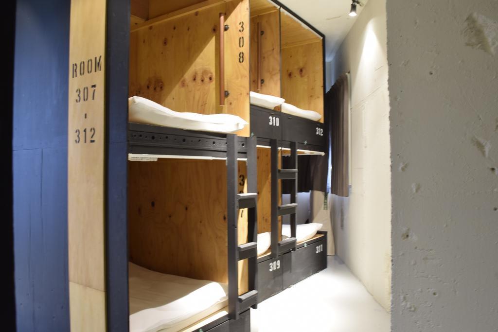 Iza Asakusa Guest House Токио Стая снимка