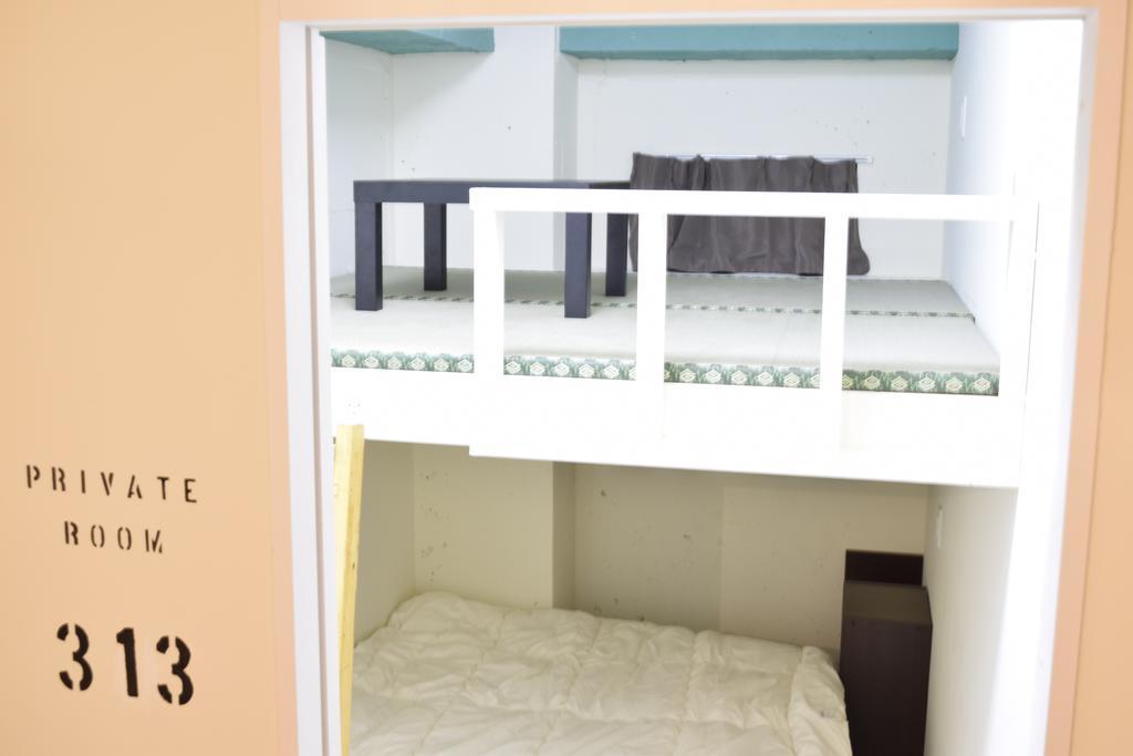 Iza Asakusa Guest House Токио Стая снимка