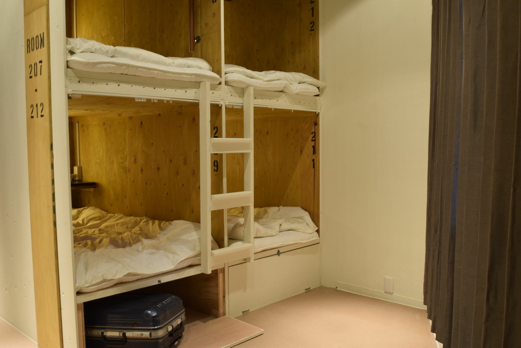 Iza Asakusa Guest House Токио Екстериор снимка